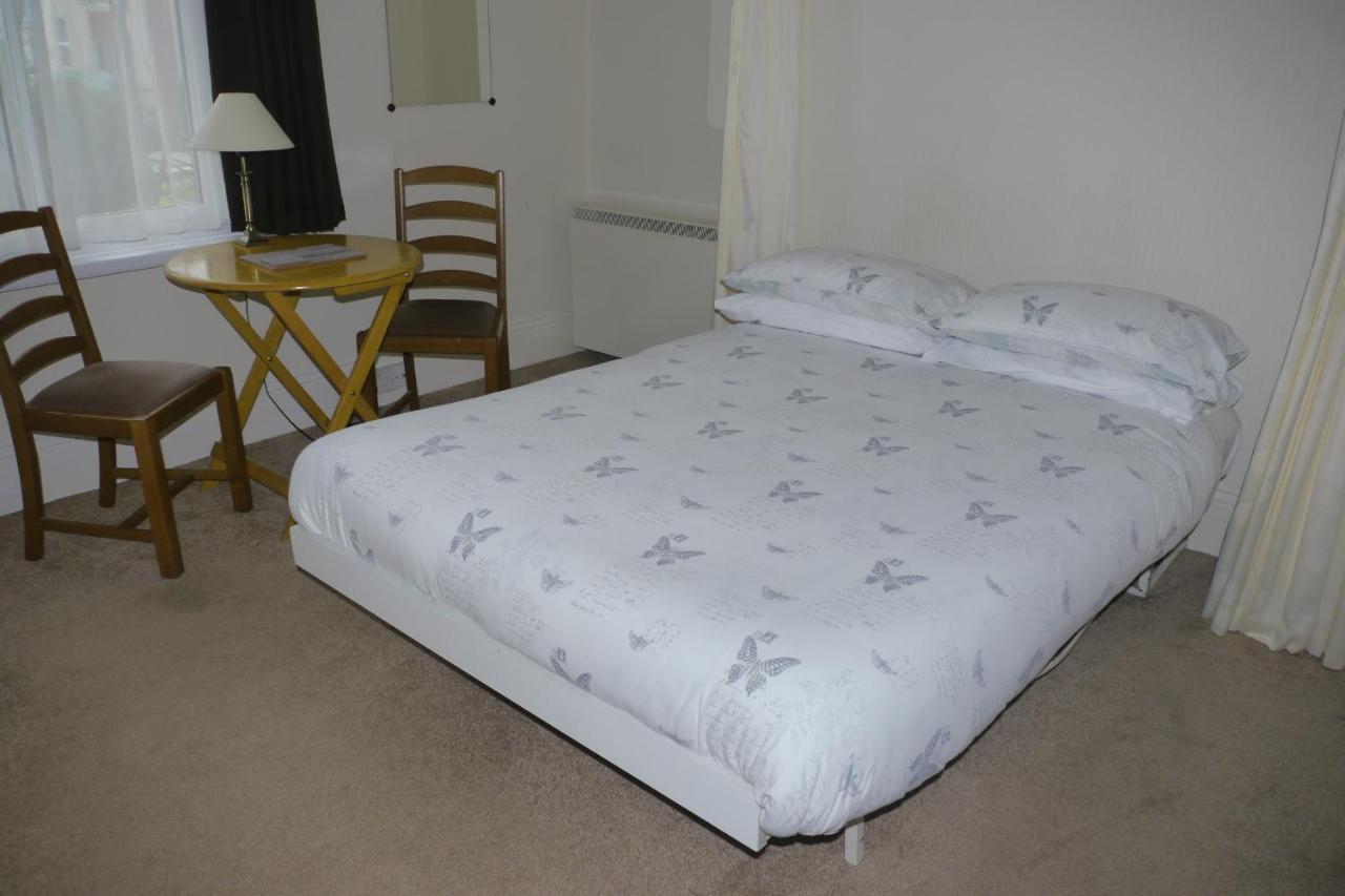 Broadshade Holiday Apartments ペイントン 部屋 写真